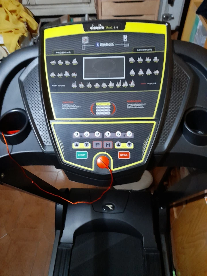 Bellissimo Tapis roulant elettrico Trim 5,5 Diadora Fitness Semi Nuovo - Immagine 2 di 4