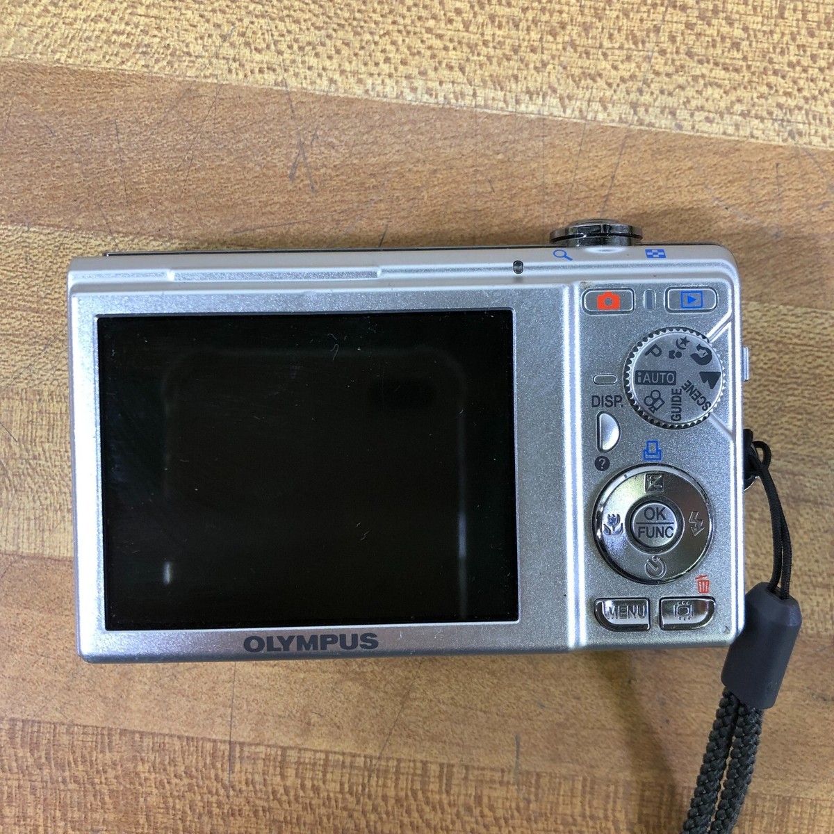 Olympus FE FE-370 8.0MP Digital Camera Silver w/ battery No