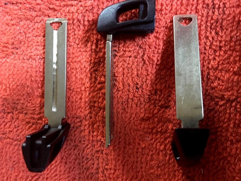 REMOTE FOB EMERGENCY KEY (BLADE CUT FREE by PHOTO) for 2005 - 2021 Lexus &Toyota - Изображение 3 из 4