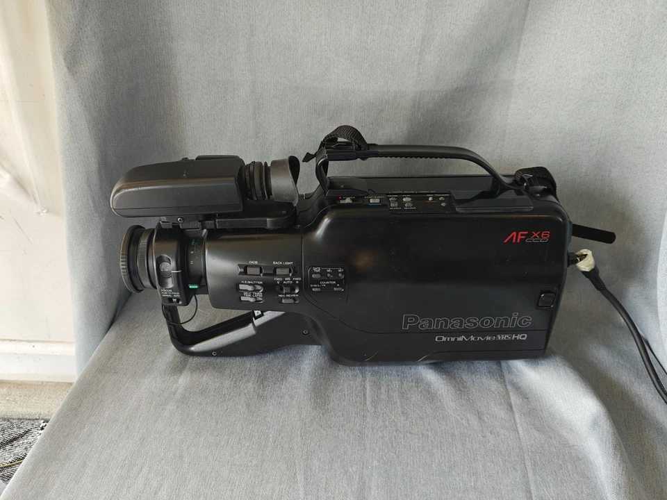 Panasonic PV-420D OmniMovie Camcorder - VHS Camera - Untested Powers On - Image 3 of 4