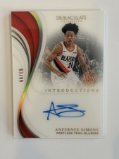 2018-19 Panini Immaculate Anfernee Simons Rookie Introductions Auto /99 On Card. rookie card picture