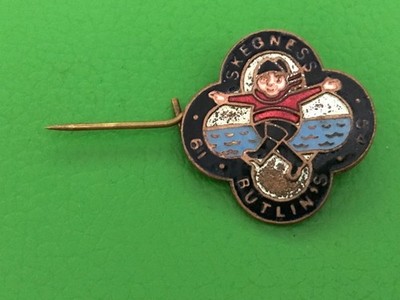 SKEGNESS 1954 SCHWARZER RAND LUSTIGER FISCHER BUTLINS FERIENLAGER ABZEICHEN.