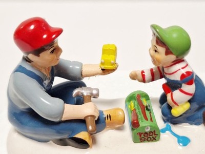 Department 56 The Original Snow Village ''Let's Show Mom'' Retired 2015