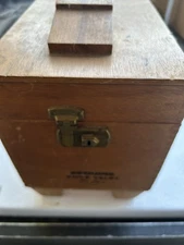 Vintage Esquire Shoe Valet De Luxe Wooden Shoe Shine Box With Key