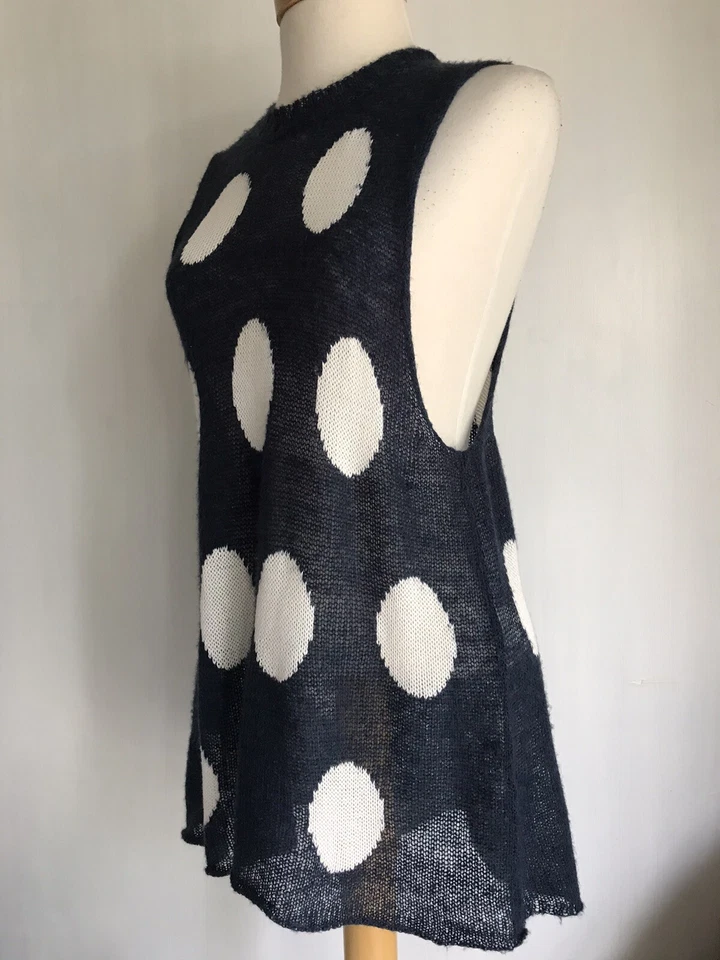 Túnica tejida a lunares WILDFOX COUTURE etiqueta blanca azul marino y blanco talla pequeña Foto 4 de 4