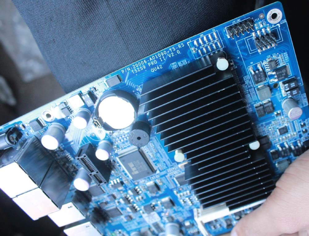 QNAP TS-259 Pro II V2.0 QU42 P/N: 20006-A01090-YS-RS MOTHER BOARD 