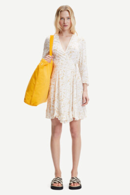 ワンピース SAMSOE SAMSOE Women Dresses F22200131 0 DESERT FLOWER Beige SAMSØE SAMSØE Women's Beige Ivory GERTRUD Midi Dress Desert