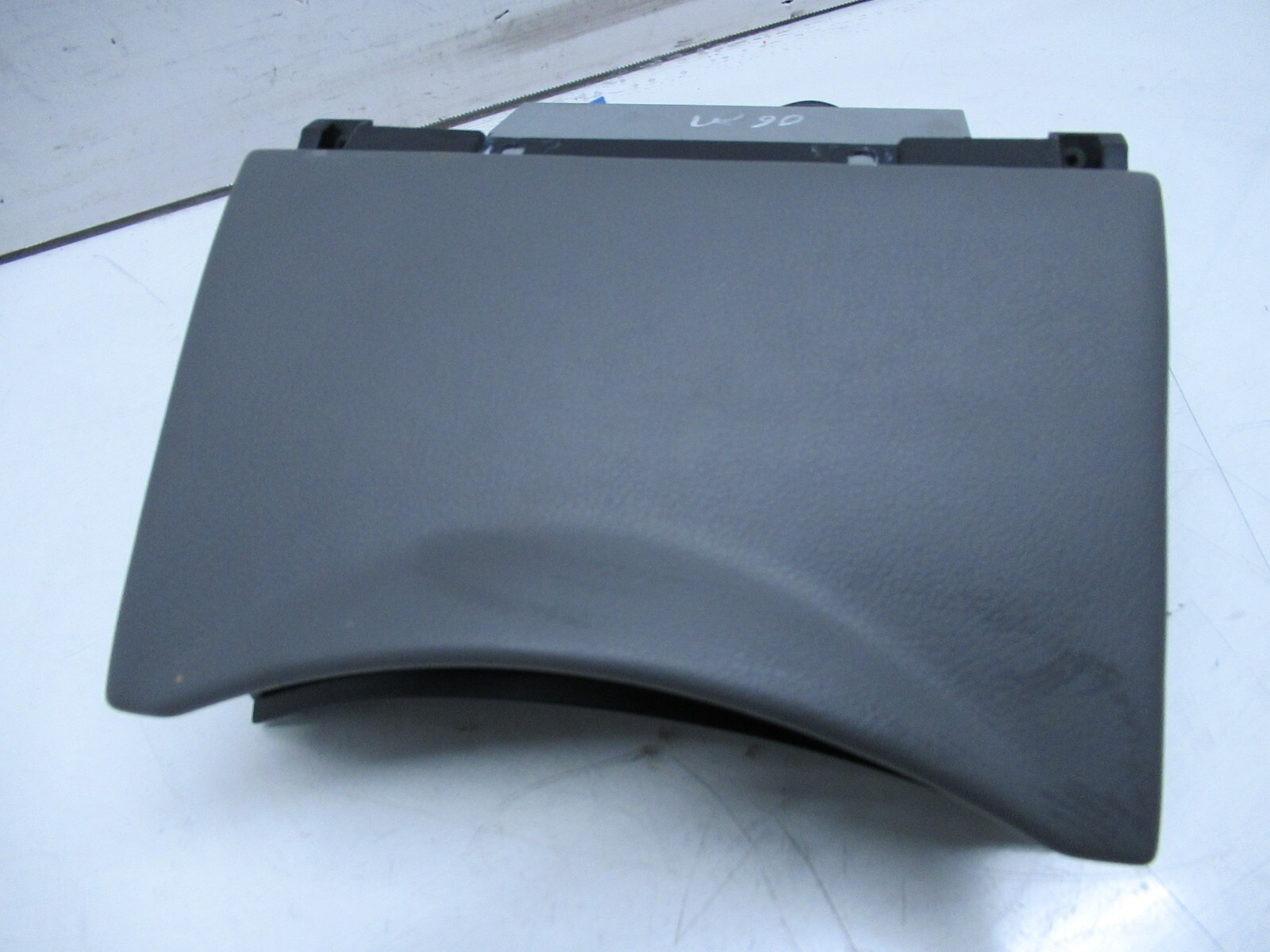 04-08 MASERATI QUATTROPORTE CD CHANGER STORAGE COMPARTMENT OEM