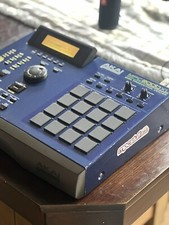 Akai Mpc2000xl (limited Rare Blue Color With 32mb Ram & Multi Card Reader)