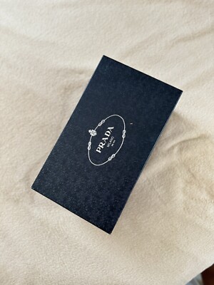 Prada Milano Logo Schwarz Leerkarton