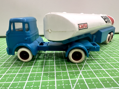 96Y Vintage Bourbon Berliet GAK Semi Remorque Citerne Total Jouet Pllastique