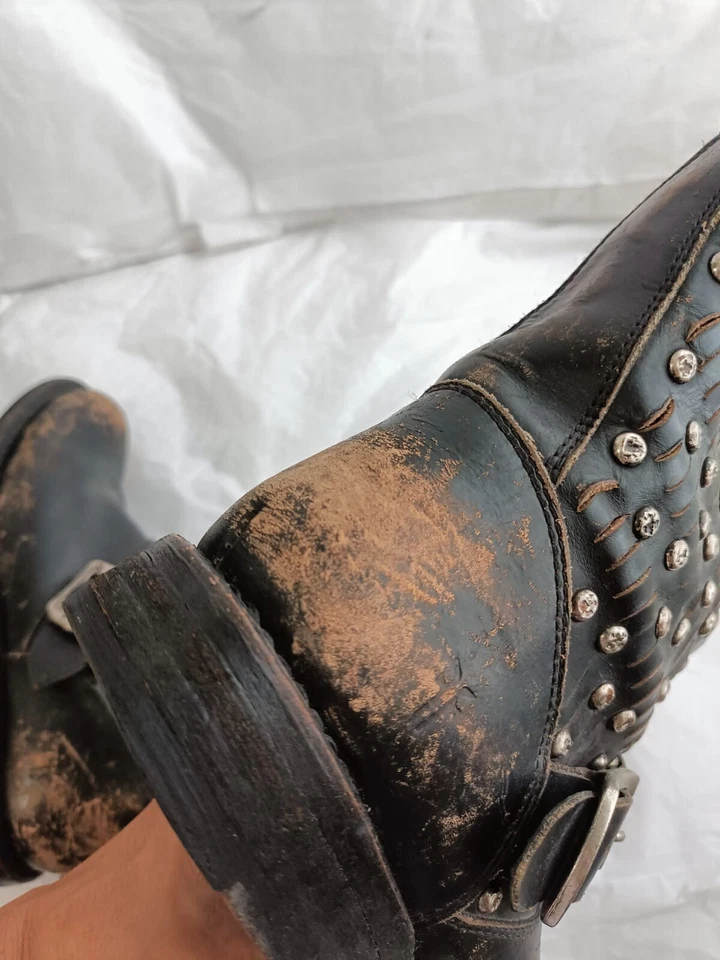 Botas Frye Jenna motociclista fivela couro desgastado cravejado, femininas 6B - Imagem 4 de 4