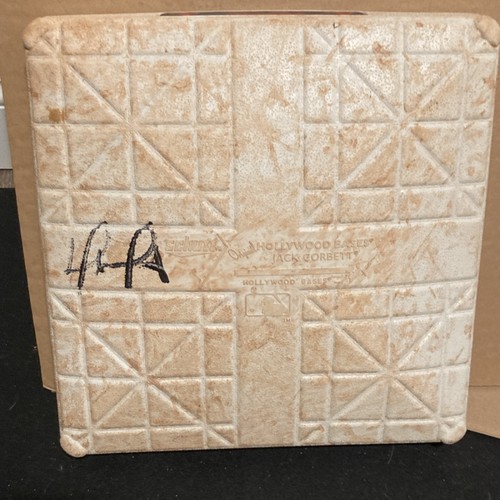 David Ortiz Auto. Used MLB Second Base Red Sox Rays 9-13-09