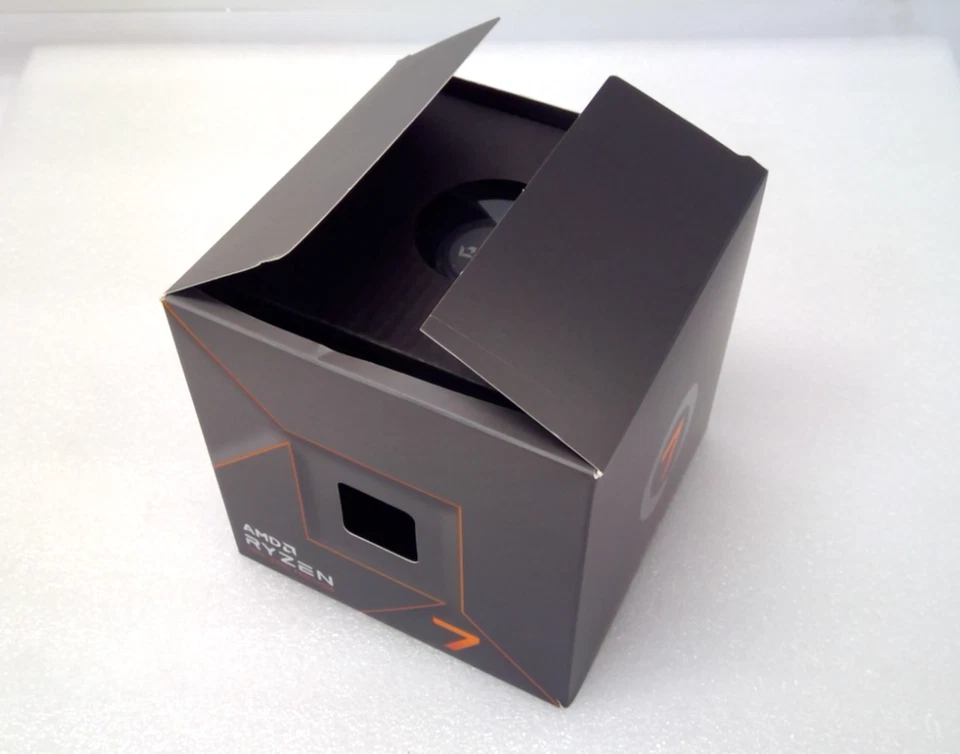 *New* AMD Wraith Prism RGB LED CPU Cooler Heatsink Fan AM4 AM5 712-000075 / 76 - Image 2 of 4