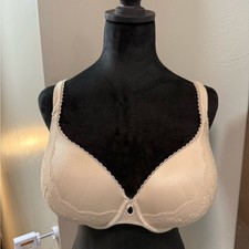 Victoria Secret Body by Victoria Perfect Shape Nude Lace Scallop Detail Bra 38DD