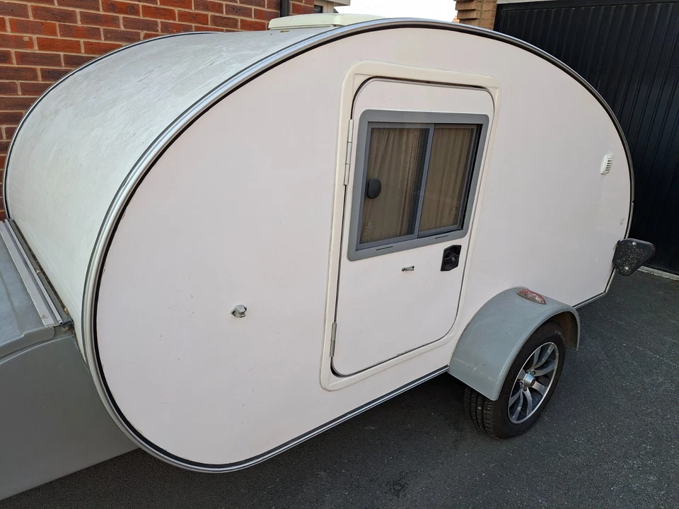 Basoglu (Caretta) 1200 Teardrop caravan - Image 3 of 4