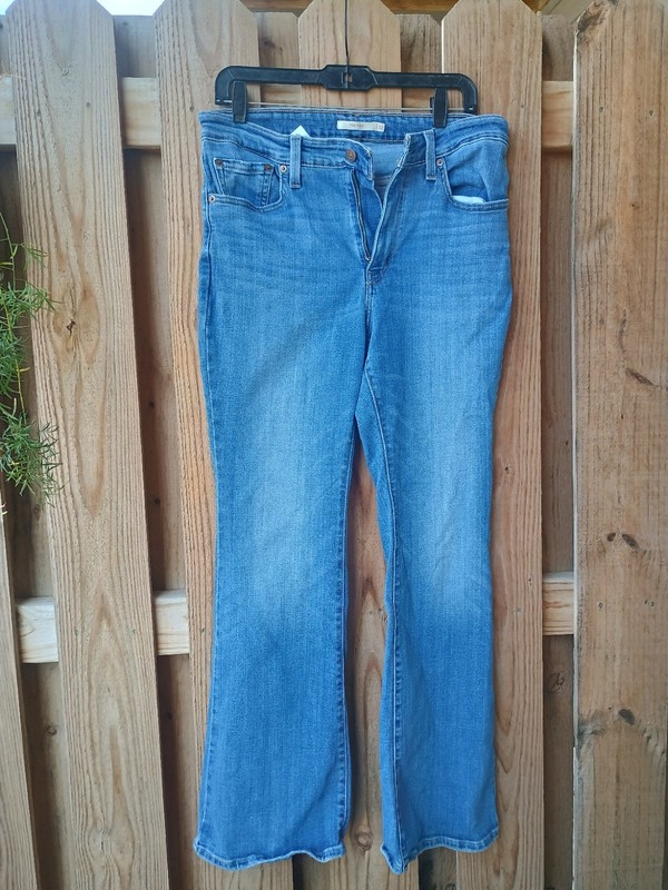 Levi's 726 Size 32 jeans Flare Medium Wash Women's Jeans