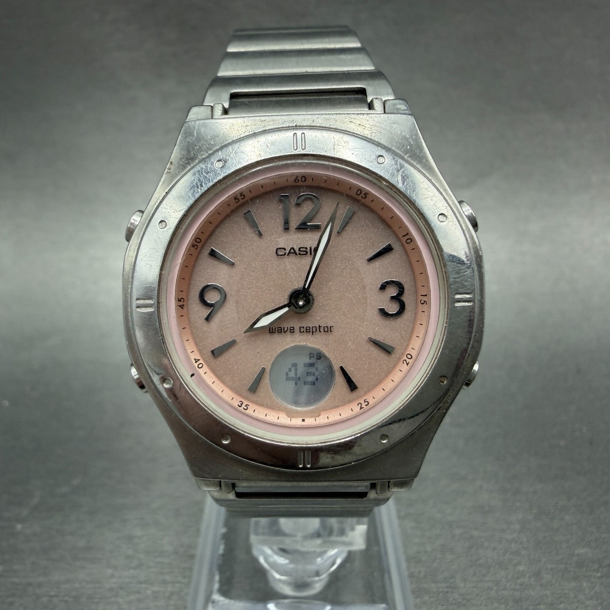 CASIO wave ceptor シルバー レディース　腕時計 Casio Wave Ceptor Watch Women 34mm Pink Dial Silver Tone Date LWA