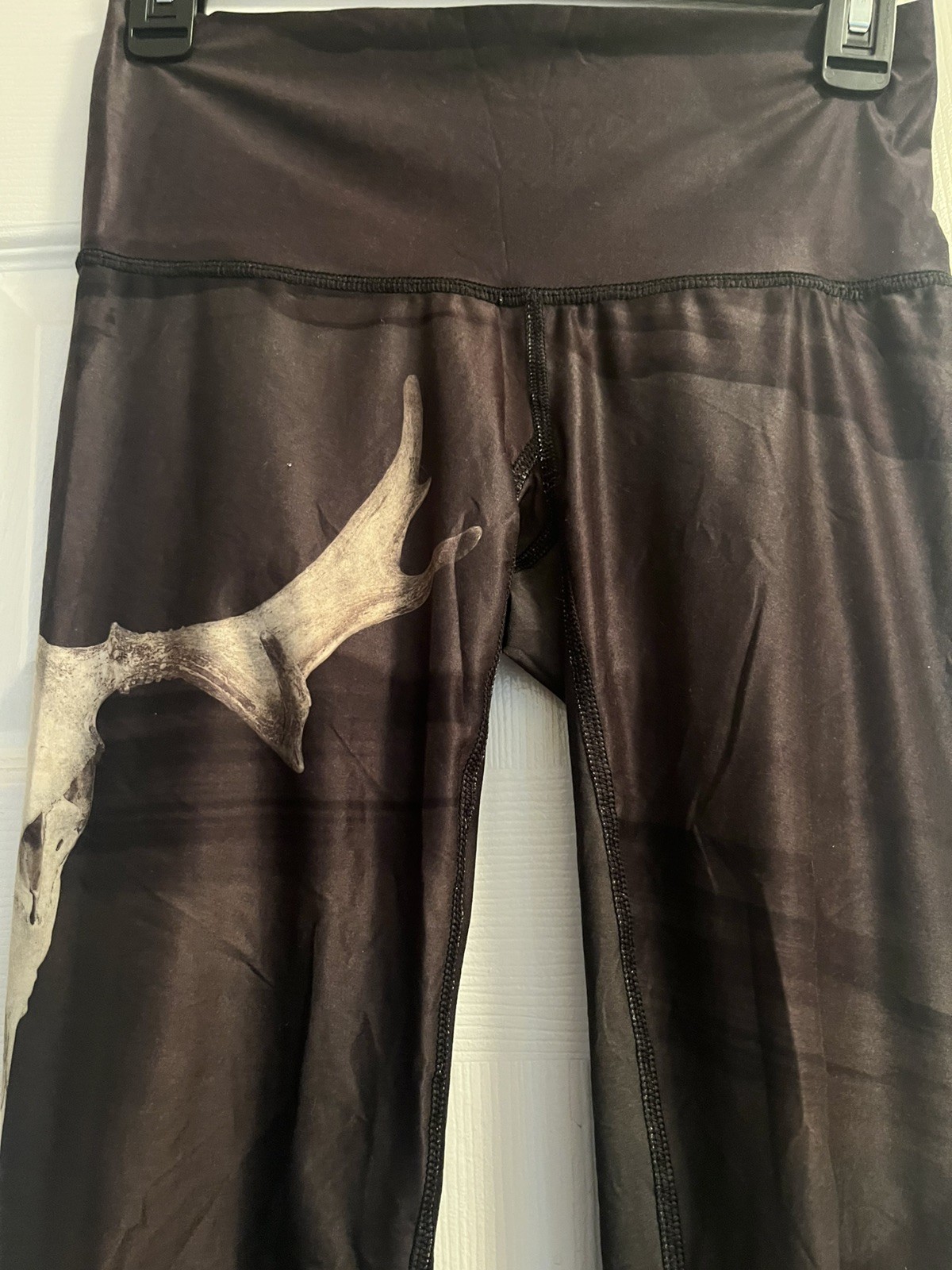 Teeki Womens Deer Medicine Hot Pant In Charcoal Size Small Leggings Stretch Yoga image 3