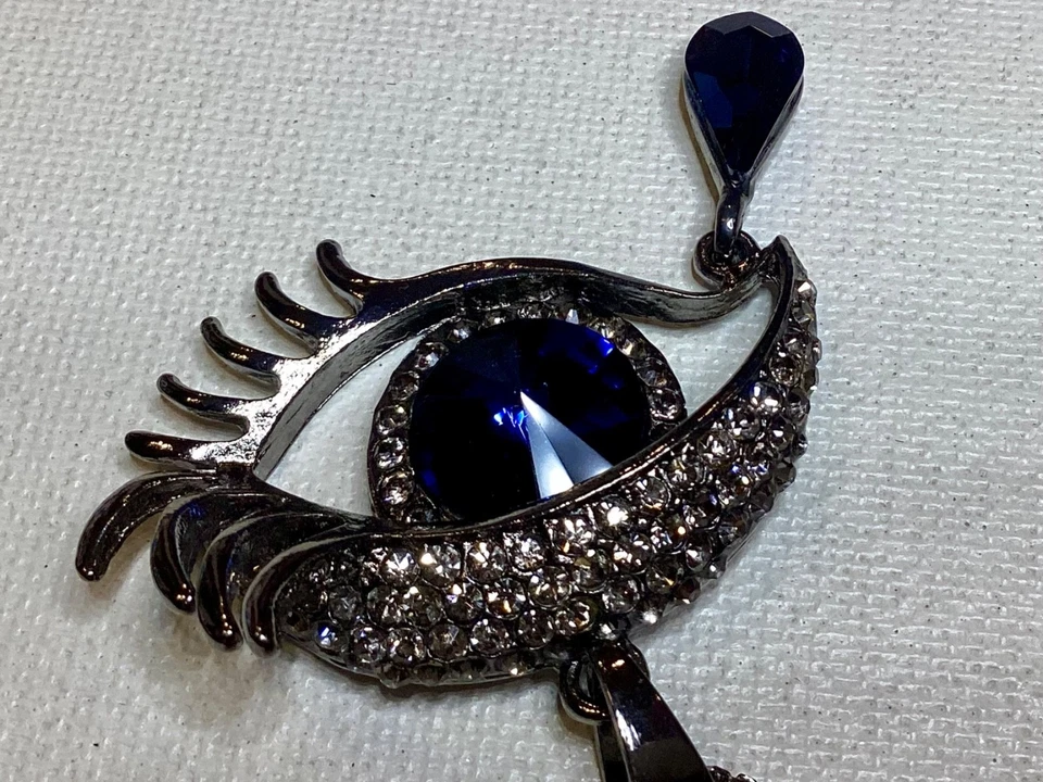 BETSEY JOHNSON DARK BLUE RIVOLI EYE TEAR 28-29.5” COSTUME NECKLACE JEWELRY - Image 4 of 4