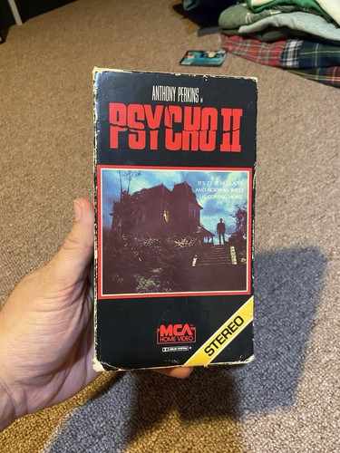 Vintage Psycho 2 VHS gelb Stereo Streifen Cover Anthony Perkins MCA, 1984