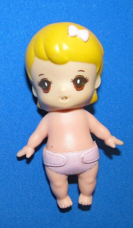 VINTAGE TOMY MINI FIGURINE-PLAY GIRL DOLL- 2 1/2"-RUBBER-BLONDE HAIR-PINK DIAPER