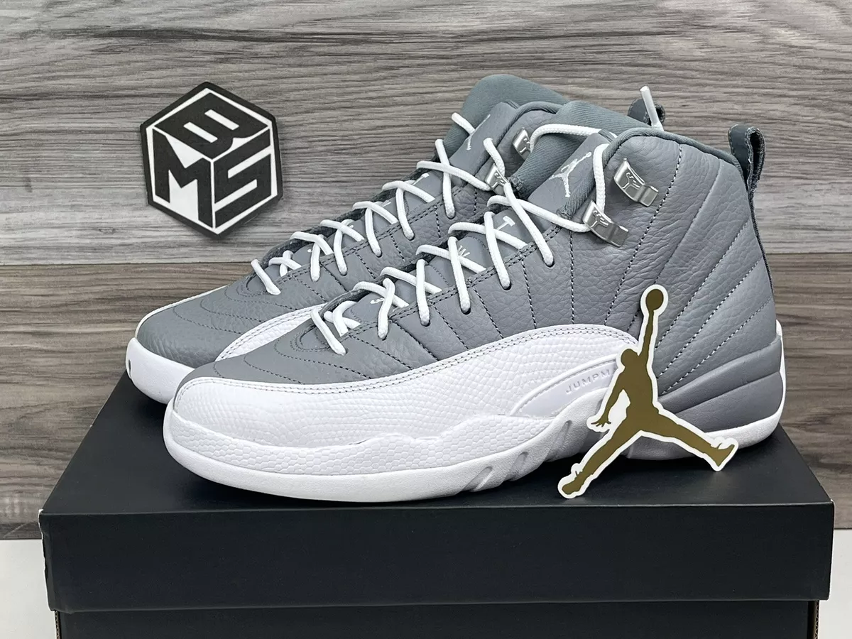 Grey and white shop jordan 12