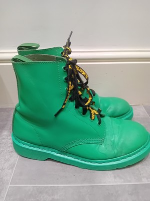 Doc Martens Soft Pascal Green Leather 1460 8 Loch Boots UK 9 Green Soles