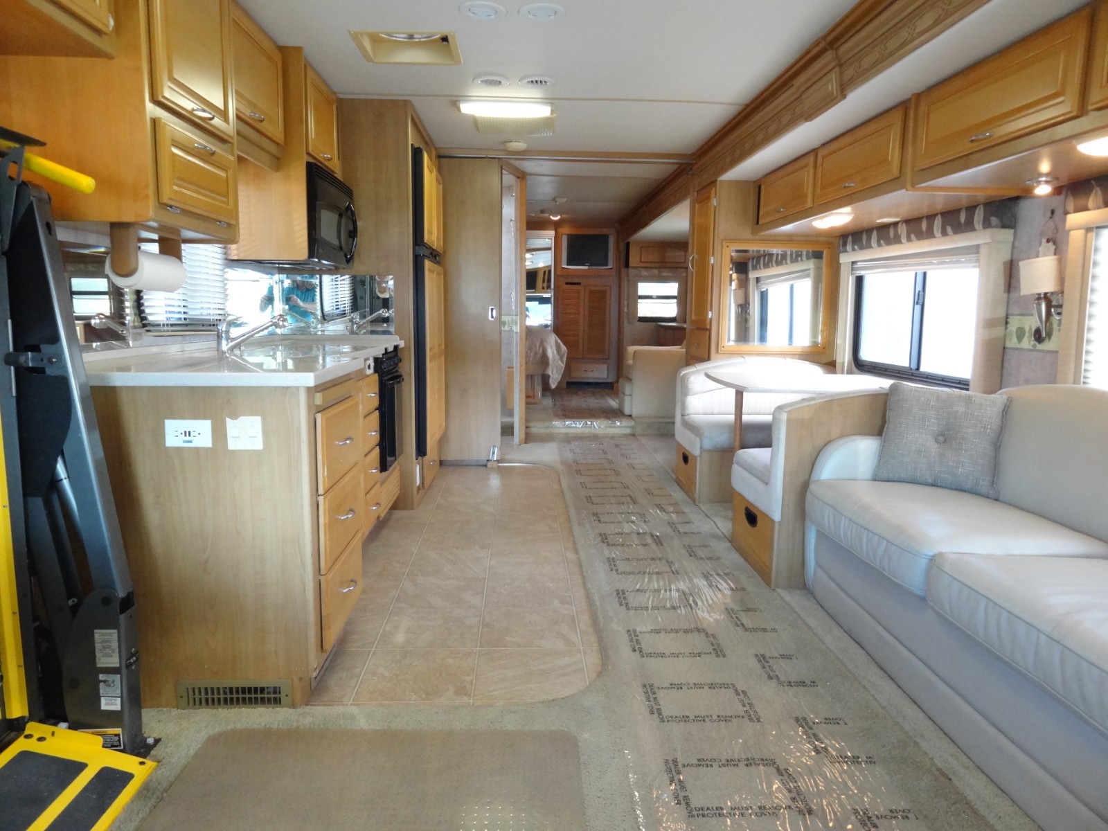 2007 EXPEDITION 38 N~DIESEL~HANDICAP WHEEL CHAIR LIFT~19K MILES~NEW TIRES~BEAUTY