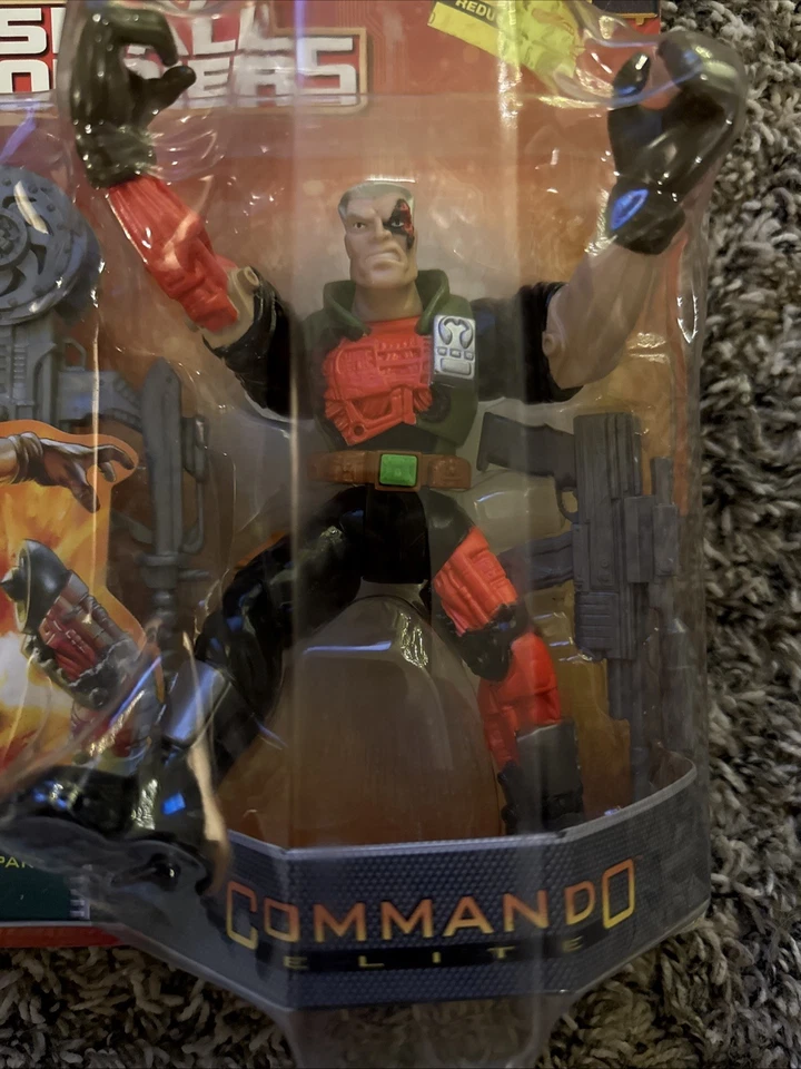 De colección Small Soldiers 1998 Batalla Dañado Chip Hazard Commando Elite Kenner Nuevo en caja Foto 2 de 4