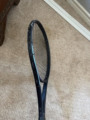 Head Gravity mp tennis racquet 4-1/4 grip 100in strung, 295g/10.4oz.