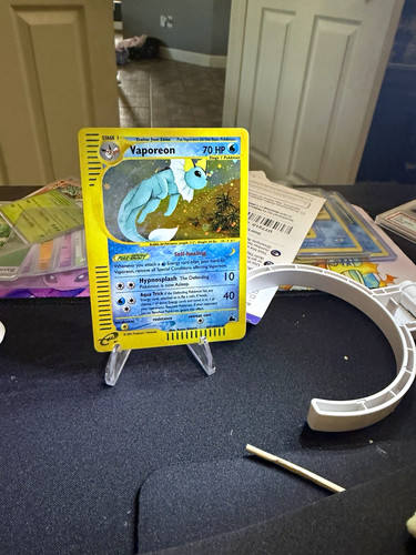 Vaporeon H31/H32 Skyridge Holo Rare Holo English 2003 70HP ready to Grade!
