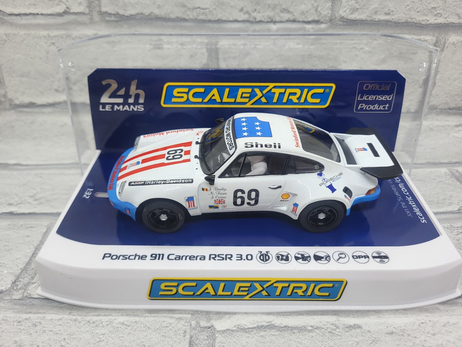 Scalextric C4351 Porsche 911 3.0 RSR 6th Le Mans 1975