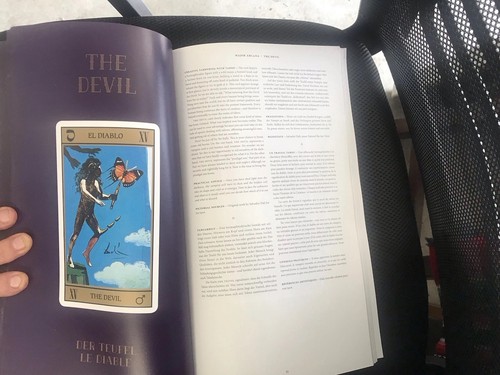 Dali Tarot Paperback 2019 Taschen Multilingual Edition Book Only - Picture 2 of 2