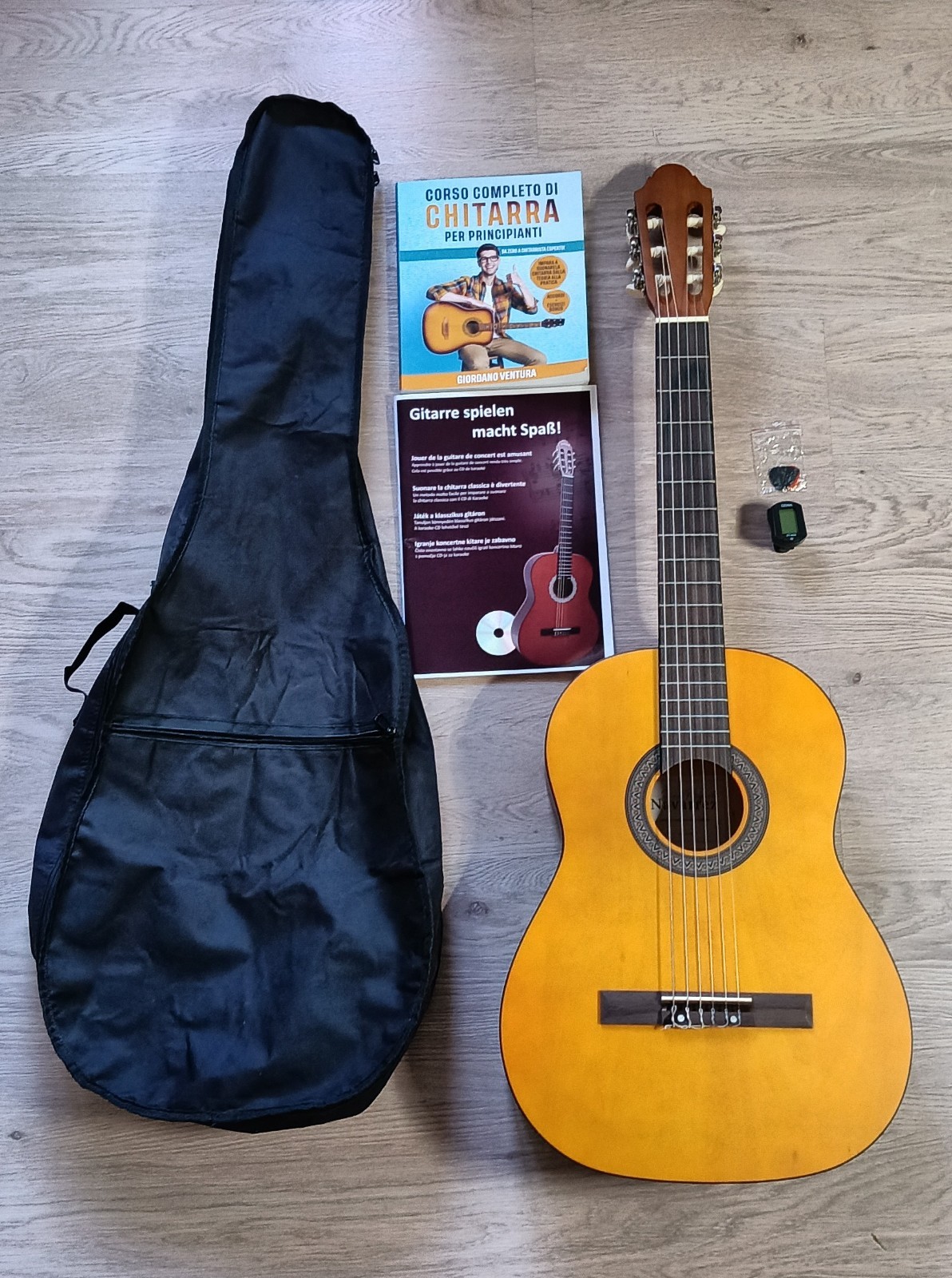 Chitarra classica Juan Miguel Navarrez 4/4 con custodia