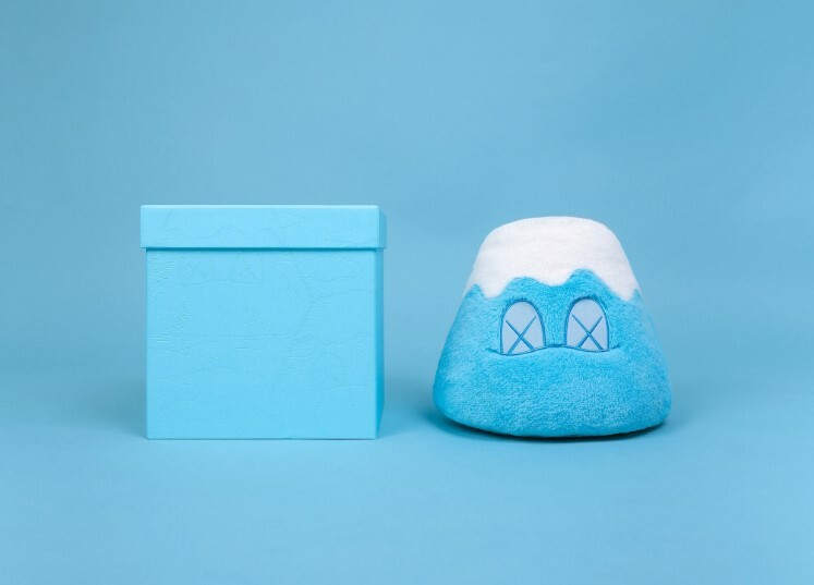 キャラクターグッズ MEDICOM TOY - Kaws Holiday Mount Fuji Plush Blue KAWS Holiday Japan Mount Fuji Plush Blue 8