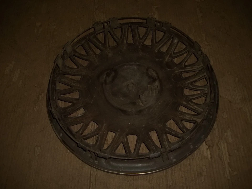 95 96 97 Chrysler Cirrus Tapacubos Llanta Tapacubos 15" OEM USADO 500B Foto 4 de 4