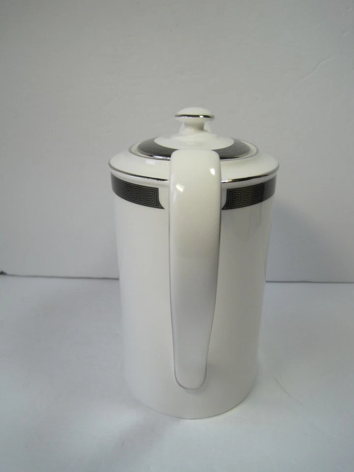 Wedgwood Metropolis Bone China Porcelain Coffee Pot England  7" x 8.5" NEW - Image 4 of 4