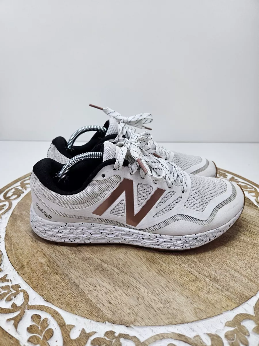 New Balance Women s White Rose Fresh Foam Gobi Trail Running Shoes 8 WTGOBIWG