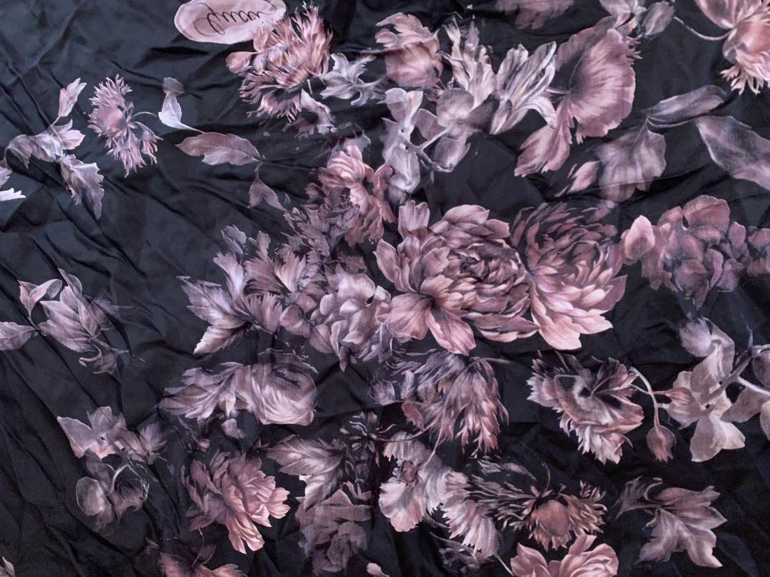 Authentique foulard carré à fleurs Gucci en soie grand format mode femme