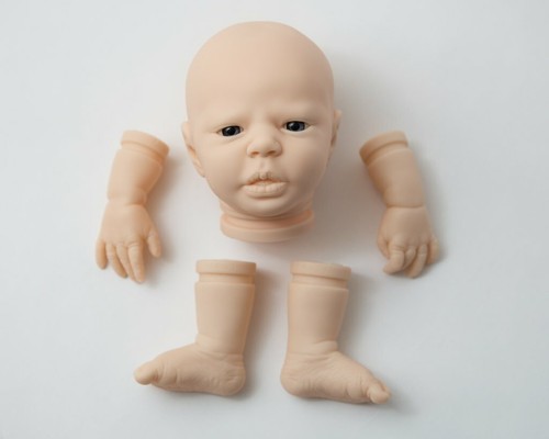 EMMY AWAKE 1ST. REALBORN KIT...SPECIAL OFFER WAS £42.99 NOW £25 + POSTAGE - Picture 2 of 3