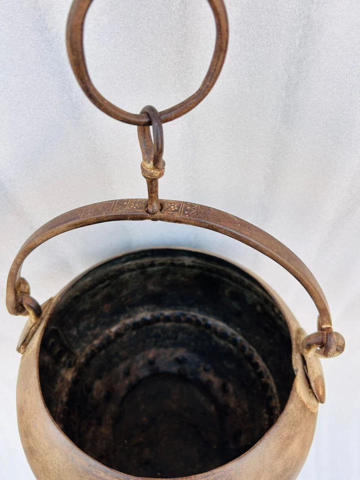 Panela de ferro antiga forjada à mão para plantador de jardim panela de água antiga pendurada Dolchi - Imagem 4 de 4