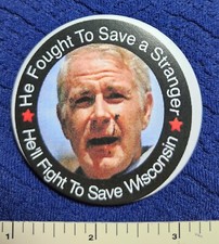 TOM BARRETT MILWAUKEE WISCONSIN GOVERNOR FIGHT FOR GIRL POLITICAL PINBACK BUTTON