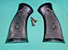 H&R Model 929 .22LR Revolver ORIGINAL GRIPS & SCREWS TJ7627