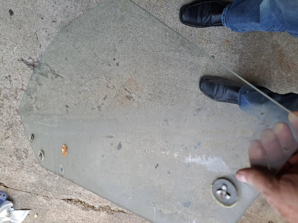 1972 1973 1974 FORD RANCHERO DOOR GLASS WINDOW PASSENGER SIDE - Image 2 of 3