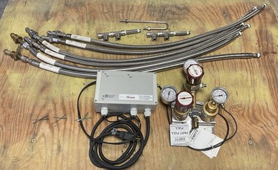 PraxAir ProStar Gas Monitoring Device w/ Pressure Valves ,Gages And Lines