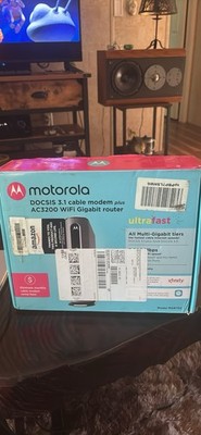 Motorola DOCSIS 3.1 cable modem plus AC3200 WiFi Gigabit router