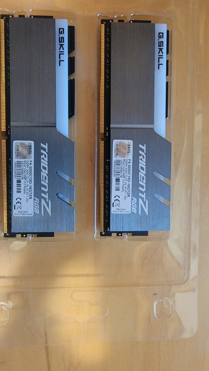 G.SKILL F4-3000C15D-16GTZR Trident Z 16GB(8GB x 2) DDR4 3000 G.SKILL F4-3000C15D-16GTZR Trident Z 16GB(8GB x 2) DDR4 3000