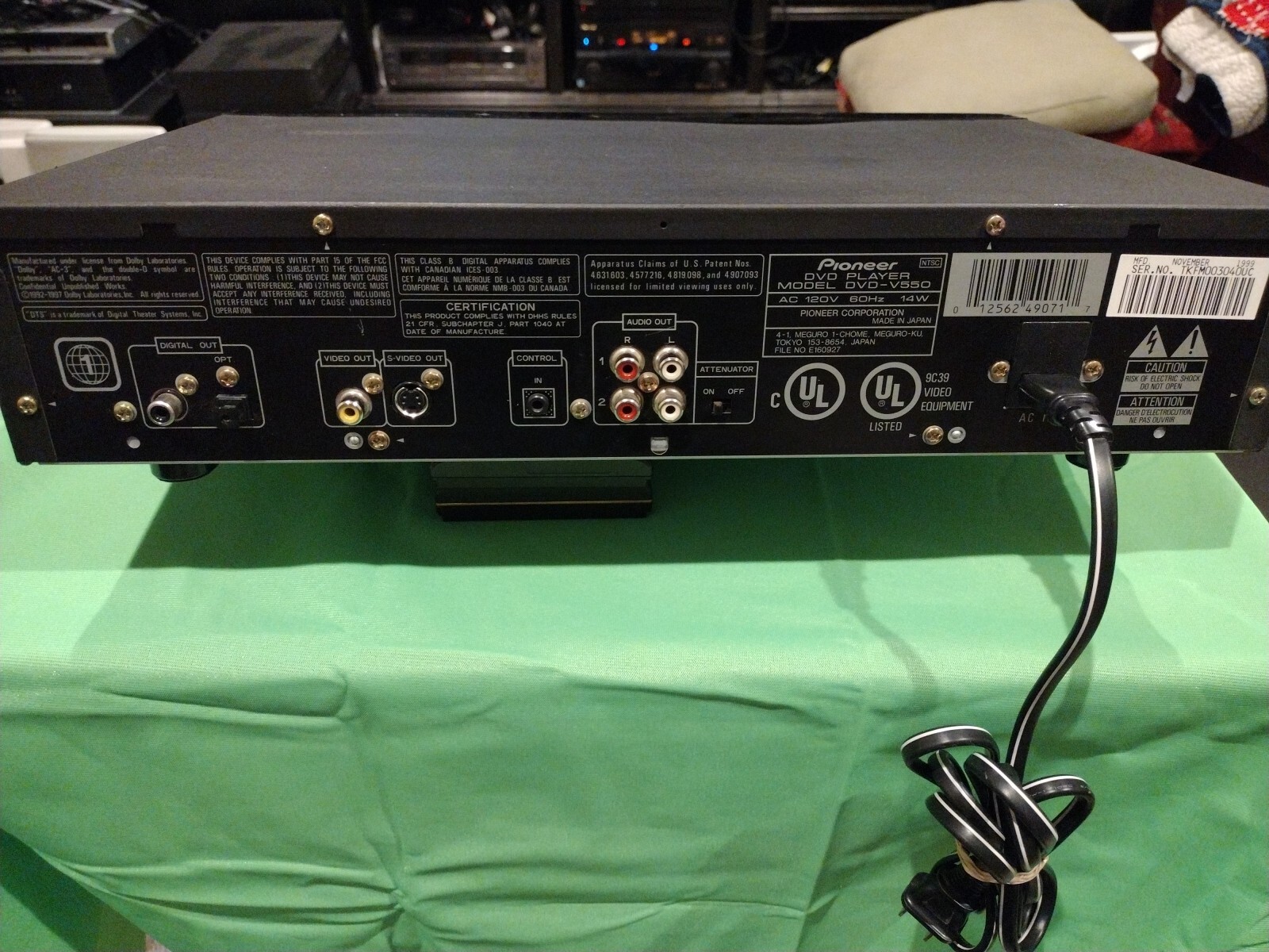 Pioneer Karaoke Player DVDV550 (AC110V, NTSC, Regiion 1, No CDG