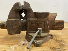 VINTAGE COLUMBIAN D44-M3 4" Bench Vise With Swivel Base For Parts Or Repair